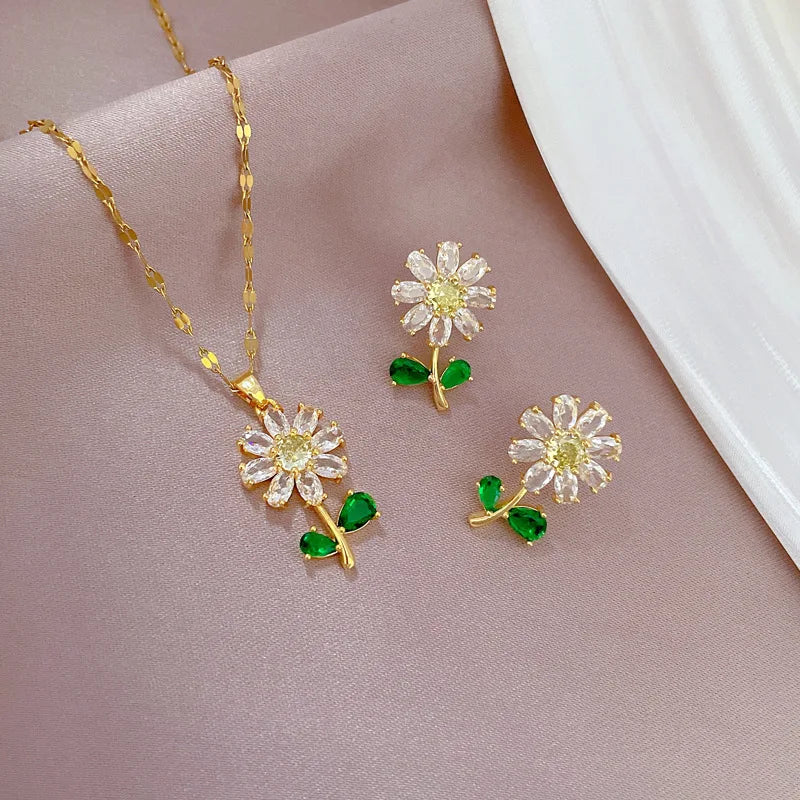 Classic Green Leaf Flower Necklace and Earrings Set Light Luxury