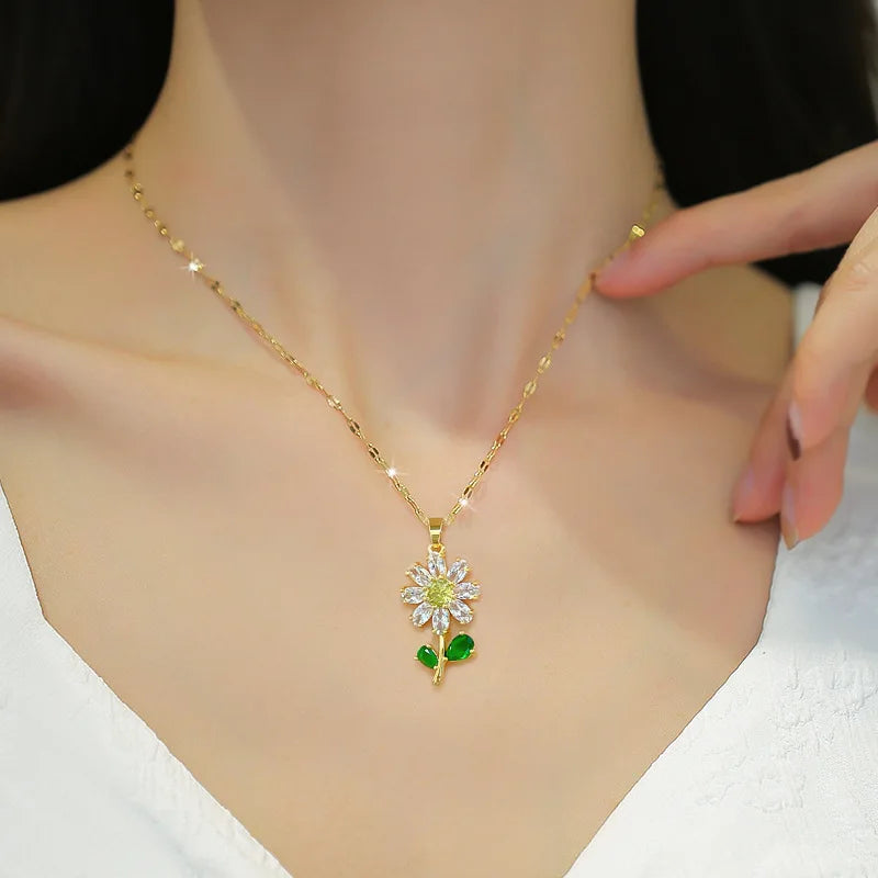 Classic Green Leaf Flower Necklace and Earrings Set Light Luxury