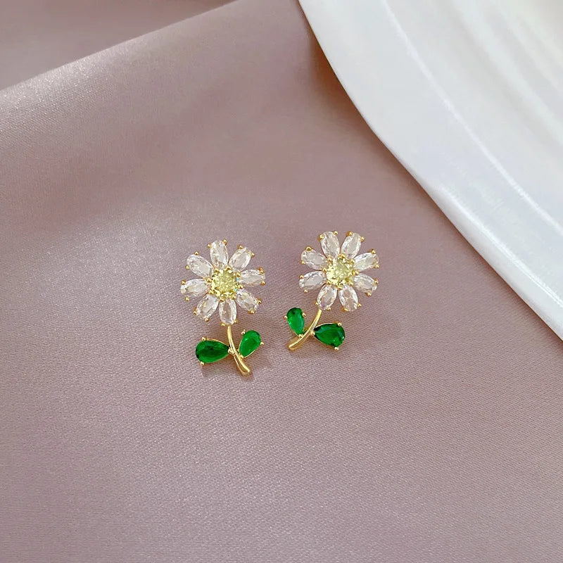 Classic Green Leaf Flower Necklace and Earrings Set Light Luxury