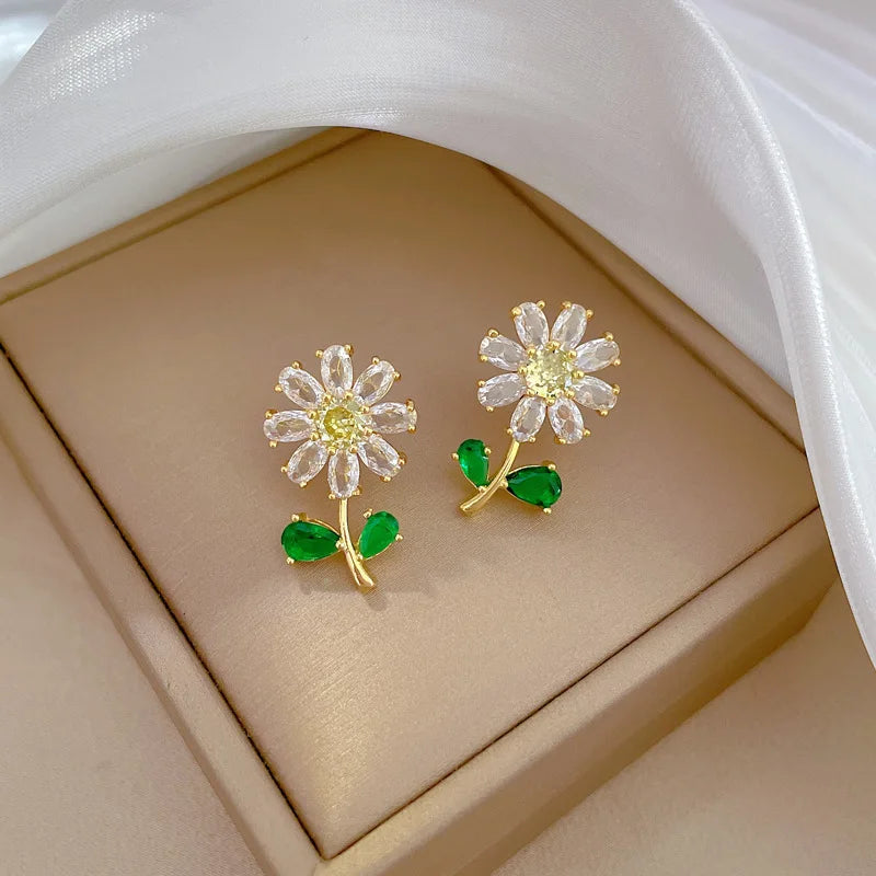 Classic Green Leaf Flower Necklace and Earrings Set Light Luxury