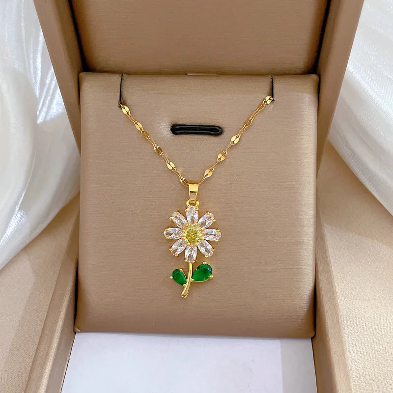 Classic Green Leaf Flower Necklace and Earrings Set Light Luxury